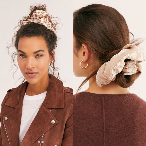 Free People Accessories - Printed Super Scrunchie✨
